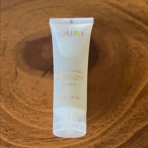 OUAI St. Barts Body Cleanser - White